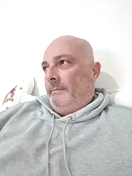 Snapshot of Alexis_Bull chatting on 11.06.25 Alexis Bull online show from 11.06.25