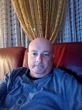 Snapshot of Alexis_Bull chatting on 11.10.25 Alexis Bull online show from 11.10.25