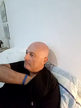 Snapshot of Alexis_Bull chatting on 11.12.25 Alexis Bull online show from 11.12.25