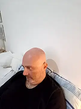 Snapshot of Alexis_Bull chatting on 11.15.25 Alexis Bull online show from 11.15.25