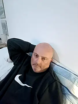 Alexis Bull online show from 11.21.25