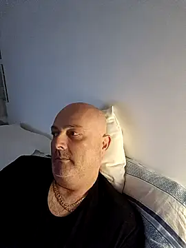 Alexis Bull online show from 12.02.25