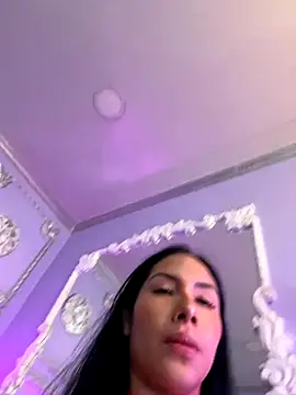 ArianaReynoldss online show from 10.06.25