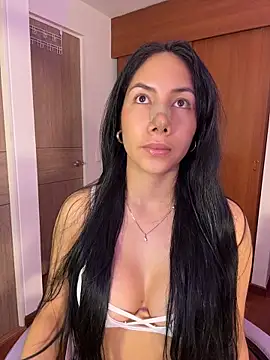 ArianaReynoldss online show from 05.12.26