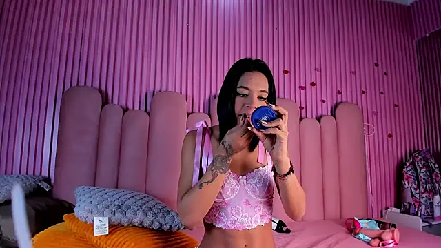 Snapshot of AgataDoll chatting on 09.30.25 AgataDoll online show from 09.30.25