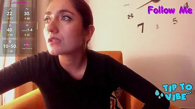 Snapshot of Misscruz_ chatting on 03.20.25 Misscruz online show from 03.20.25
