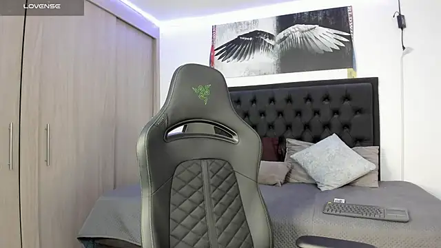 Snapshot of santi_aesthetic chatting on 10.09.25 santi aesthetic online show from 10.09.25