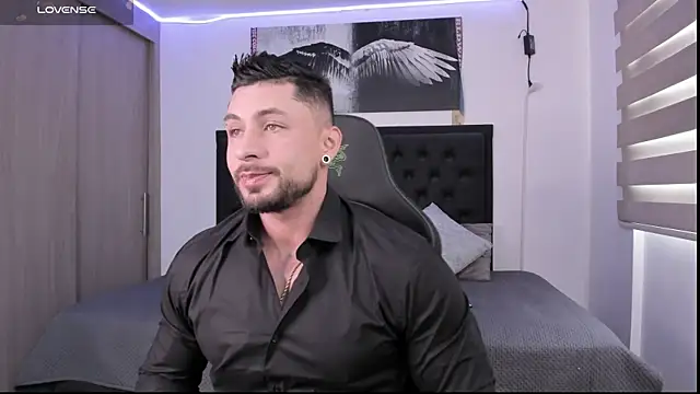 Snapshot of santi_aesthetic chatting on 10.12.25 santi aesthetic online show from 10.12.25