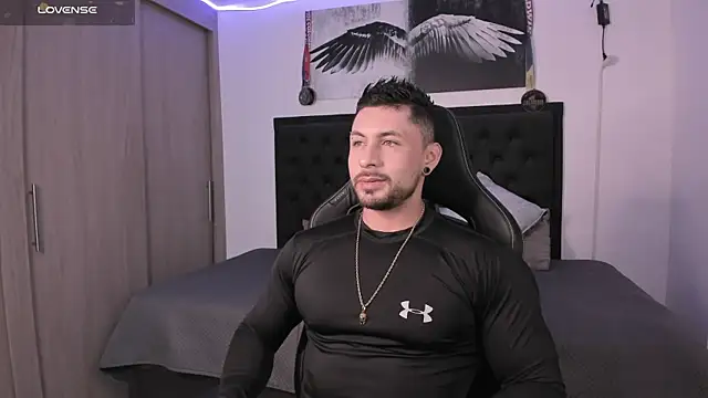 Snapshot of santi_aesthetic chatting on 10.24.25 santi aesthetic online show from 10.24.25