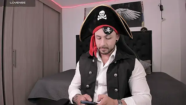 Snapshot of santi_aesthetic chatting on 11.01.25 santi aesthetic online show from 11.01.25