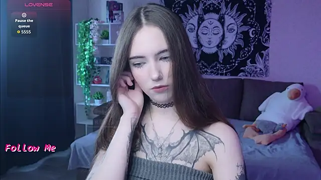 naugghtynikki online show from 10.07.25