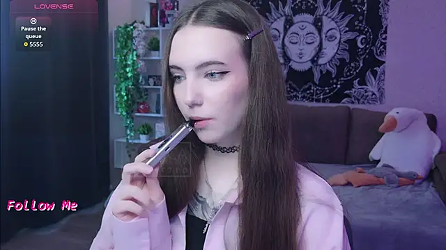 naugghtynikki online show from 11.05.25