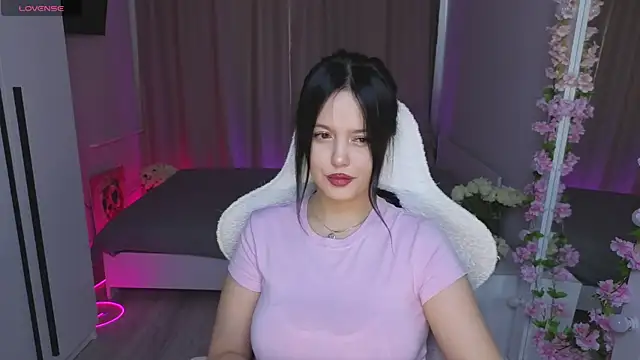 Betty  Davvis online show from 10.06.25