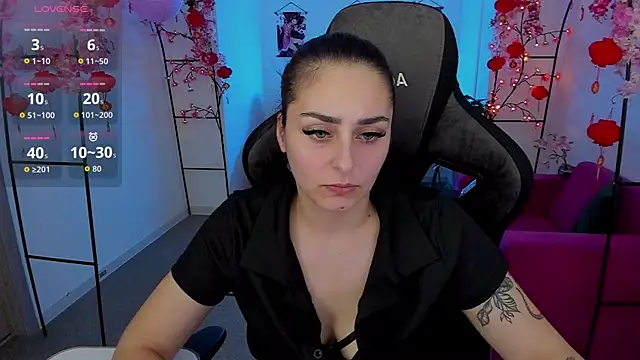 ValeriiMills online show from 04.13.26