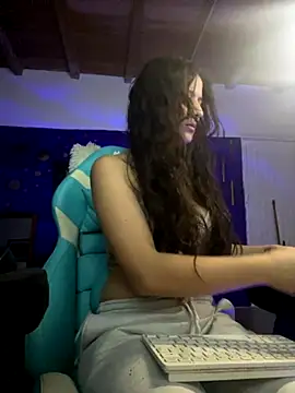 Snapshot of venusgh_ chatting on 10.10.25 venusgh online show from 10.10.25