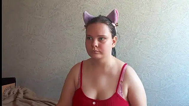 Snapshot of SweetPiggyx chatting on 05.09.26 SweetPiggyx online show from 05.09.26