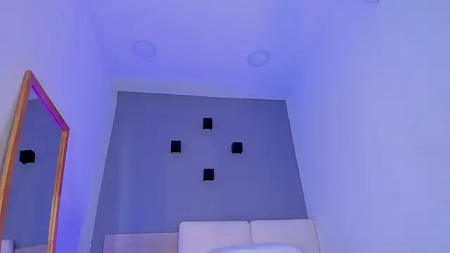 Snapshot of FreyaZimmerman_ chatting on 10.23.25 FreyaZimmerman online show from 10.23.25