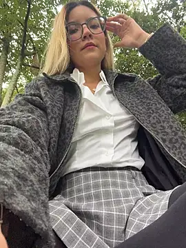 Snapshot of Pretty_roxxyy chatting on 02.23.26 Pretty roxxyy online show from 02.23.26