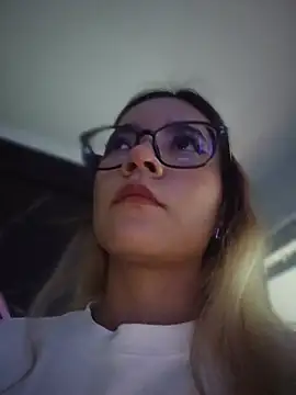 Pretty roxxyy online show from 04.12.26