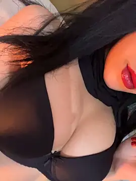 QueenLujaine online show from 04.11.26