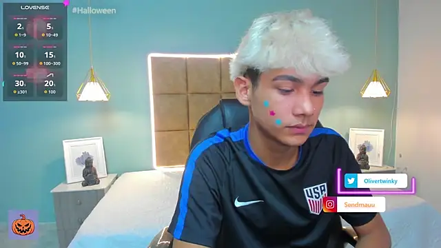 OliverTwinky online show from 10.08.25