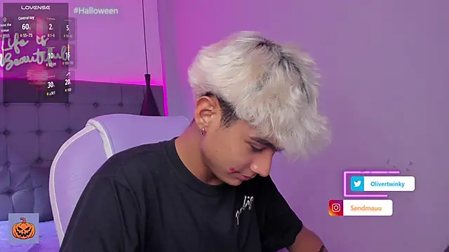 OliverTwinky online show from 10.13.25