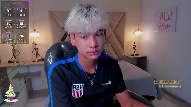 OliverTwinky online show from 11.15.25