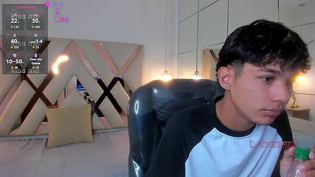 OliverTwinky online show from 02.19.26