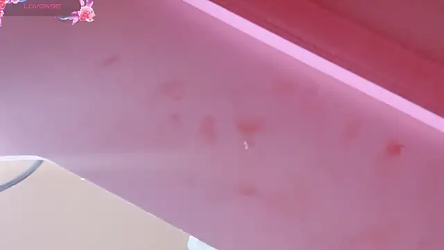 yiyi-chin online show from 09.12.25