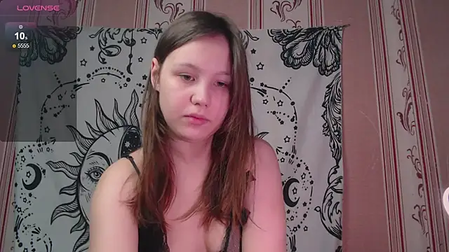 Snapshot of Thighswithspikes chatting on 11.24.25 Thighswithspikes online show from 11.24.25