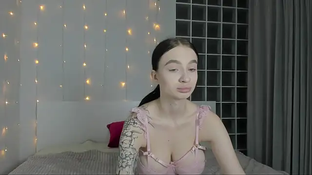 Chatty Alice online show from 10.31.25