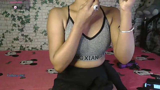 Snapshot of Trishna_love chatting on 10.19.25 Trishna love online show from 10.19.25