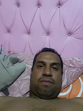 Snapshot of elnegro707070 chatting on 11.04.25 elnegro707070 online show from 11.04.25