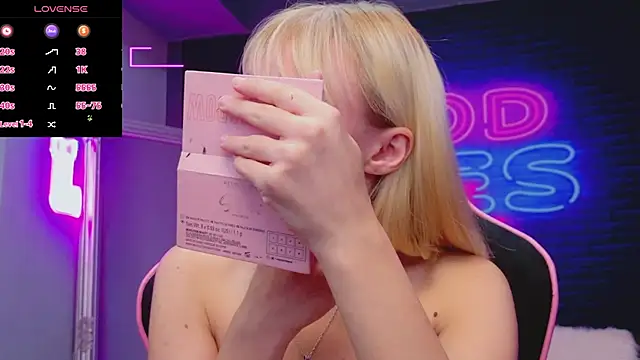 AlessiaCroft online show from 10.17.25