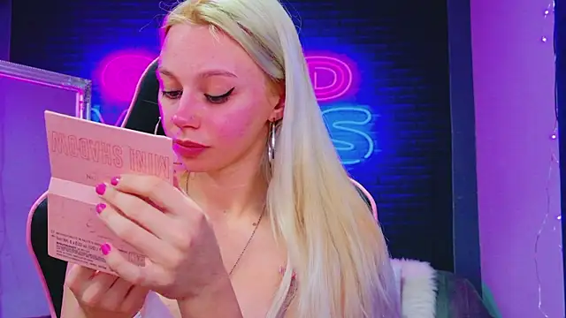 AlessiaCroft online show from 02.17.26