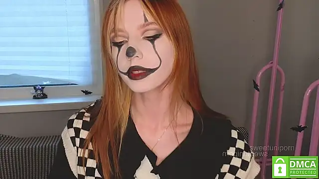 Snapshot of sweetuniporn chatting on 10.30.25 sweetuniporn online show from 10.30.25