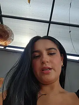 Snapshot of Rosa_Warreen_ chatting on 11.01.25 Rosa Warreen online show from 11.01.25