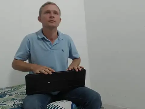 Snapshot of hot_mann11 chatting on 03.21.25 hot mann11 online show from 03.21.25