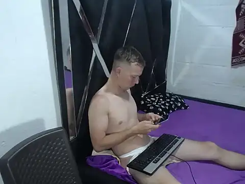 Snapshot of hot_mann11 chatting on 10.05.25 hot mann11 online show from 10.05.25