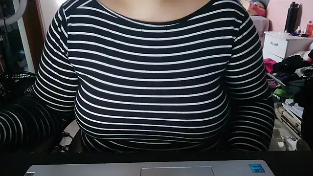 nicolebiancardi5 online show from 04.07.26