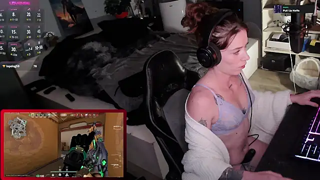 Snapshot of Horny_Makima chatting on 10.19.25 Horny Makima online show from 10.19.25