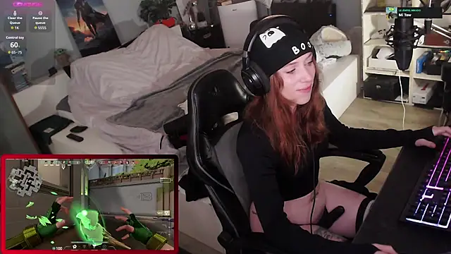 Snapshot of Horny_Makima chatting on 10.24.25 Horny Makima online show from 10.24.25