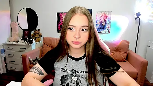 Snapshot of mistress_lain chatting on 09.26.25 mistress lain online show from 09.26.25