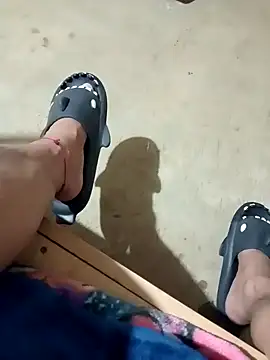 Snapshot of luuiss12 chatting on 10.25.25 luuiss12 online show from 10.25.25