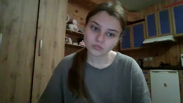 Snapshot of Little_shygirl chatting on 10.09.25 Little shygirl online show from 10.09.25