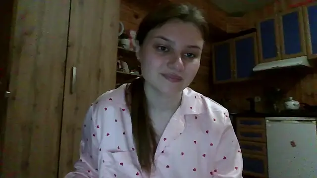 Snapshot of Little_shygirl chatting on 10.19.25 Little shygirl online show from 10.19.25