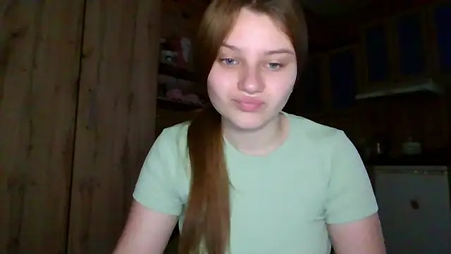 Snapshot of Little_shygirl chatting on 11.09.25 Little shygirl online show from 11.09.25