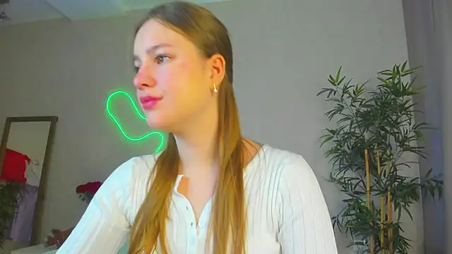 Candy Cansew online show from 11.25.25