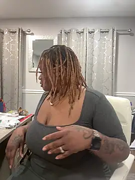 RoyalQueen2u online show from 04.06.26