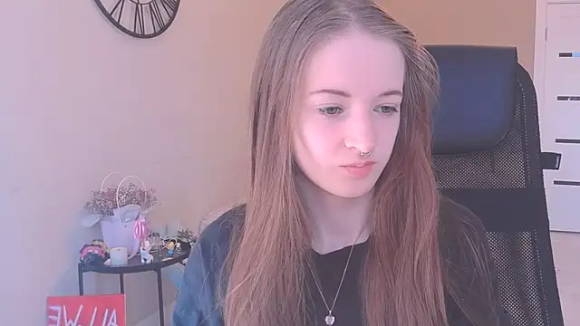 Snapshot of KateKayer chatting on 09.09.25 KateKayer online show from 09.09.25